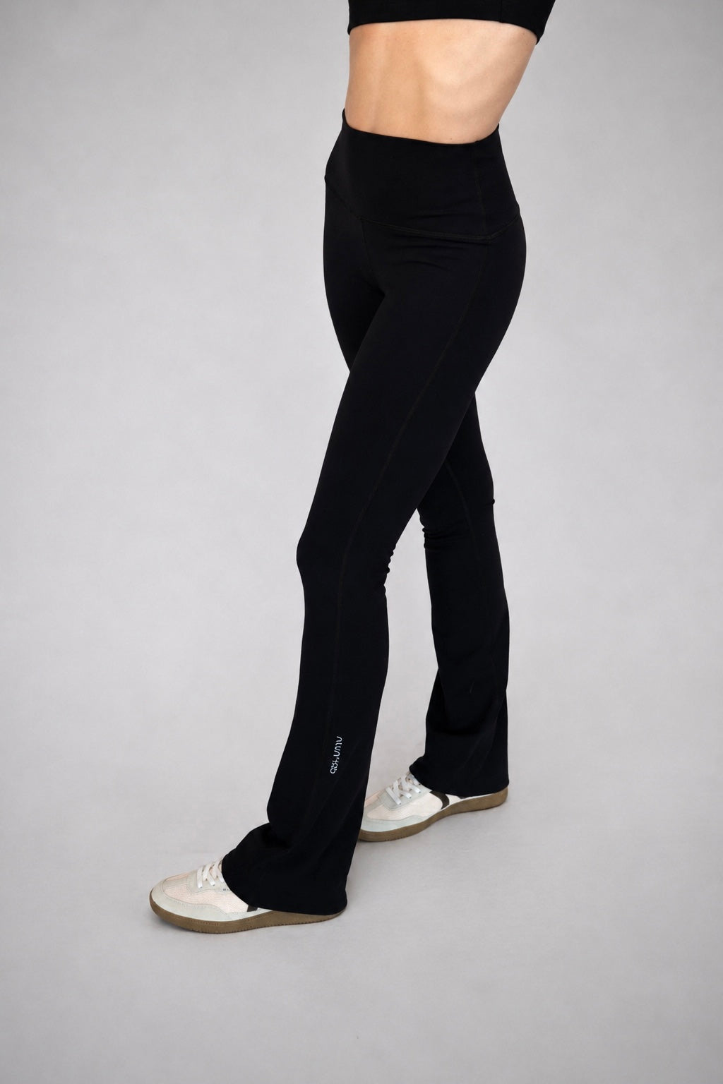 The 485 Flare / Black